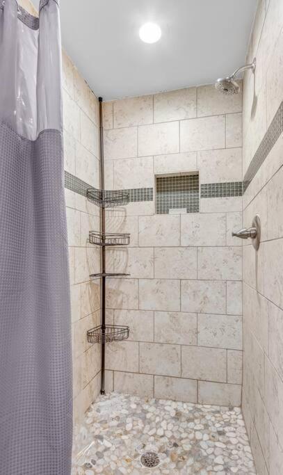 Family Style 5Br Home Mins From Buckroe Beach Hampton Bagian luar foto