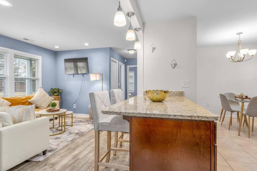 Family Style 5Br Home Mins From Buckroe Beach Hampton Bagian luar foto
